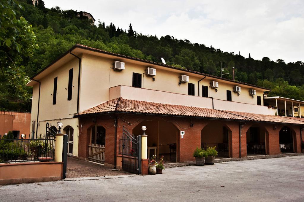 Albergo Magrini Della Genga ジェンガ エクステリア 写真