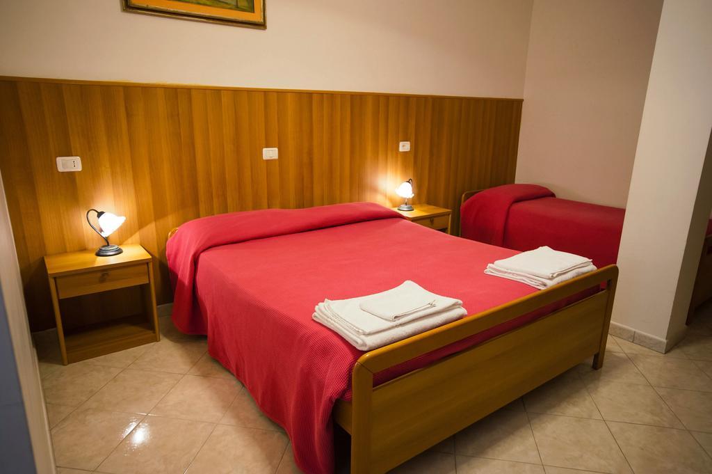 Albergo Magrini Della Genga ジェンガ 部屋 写真